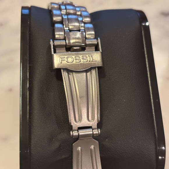 Beautiful Fossil Watch - Picture 3 of 6